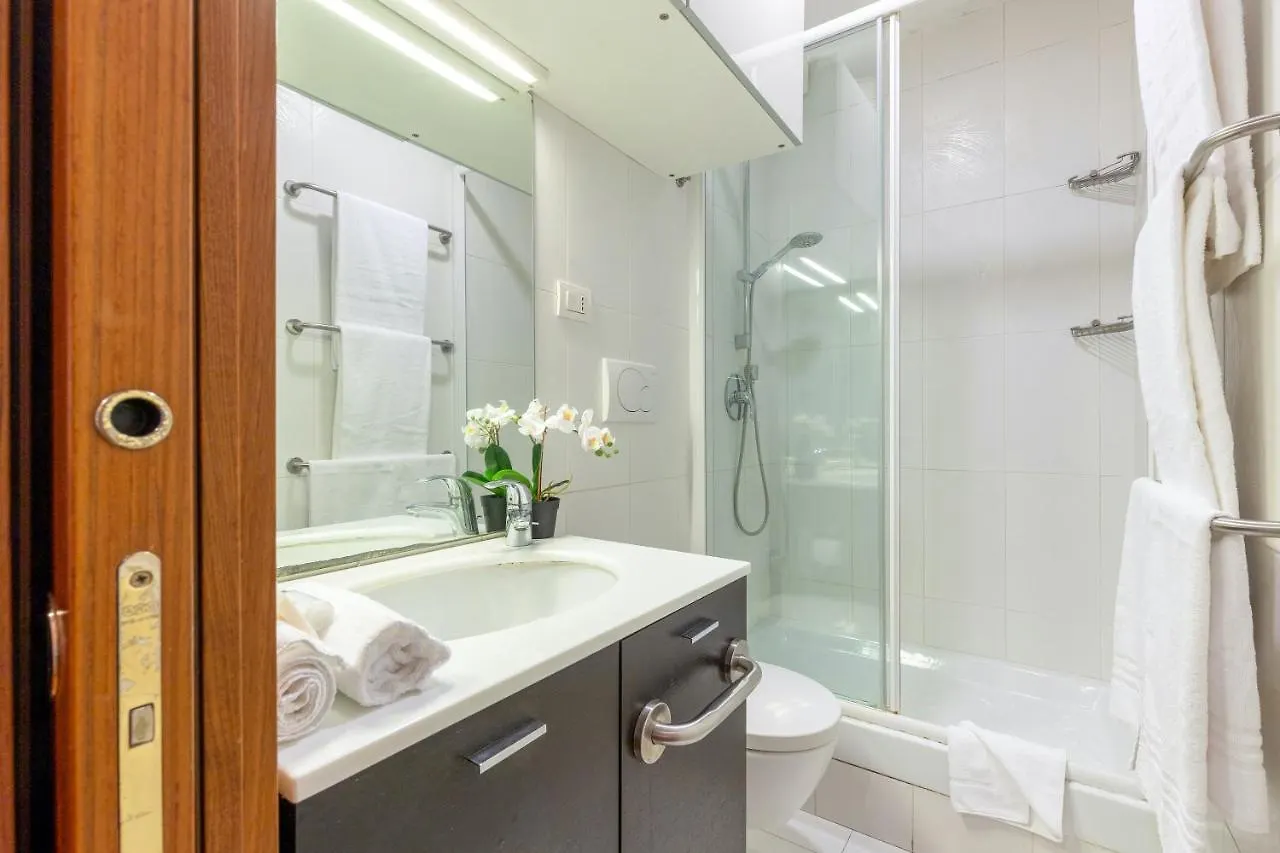 Rome As You Feel - Cozy Apartments In San Giovanni 0*,  Italia